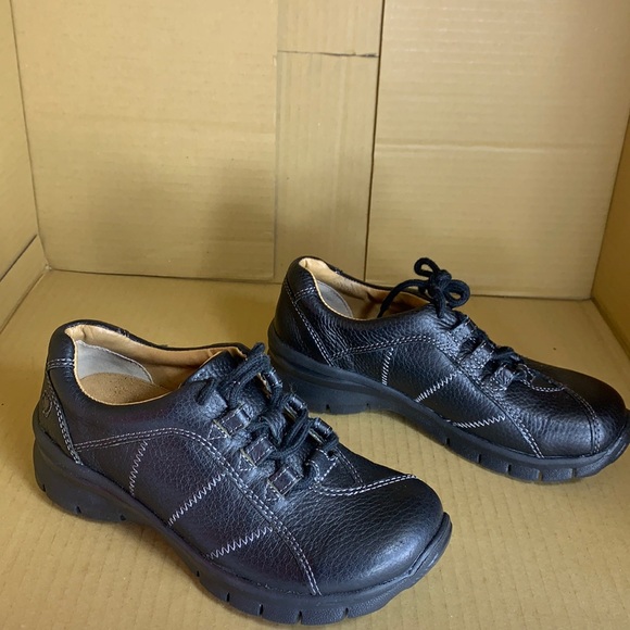 Nurse Mates Shoes - Woman’s Black Leather Pillow Top Nurse Mates Sz 6